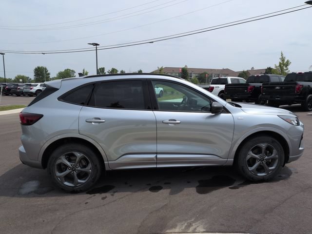 Certified 2024 Ford Escape ST-Line w/ Tech Pack #1 AWD/4WD image 6