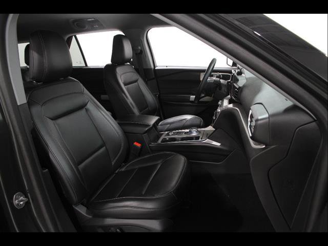 Certified 2023 Ford Explorer XLT w/ Equipment Group 202A AWD/4WD image 16