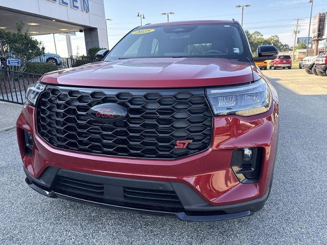 Certified 2025 Ford Explorer ST AWD/4WD image 18