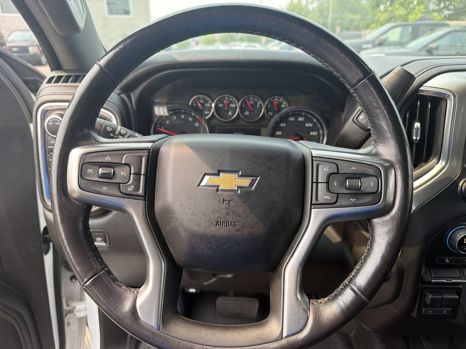 Used 2020 Chevrolet Silverado 1500 LT w/ All-Star Edition AWD/4WD image 23