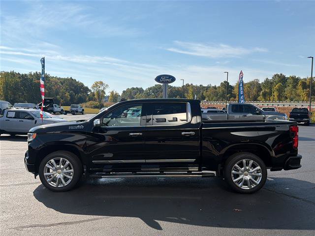 Used 2022 Chevrolet Silverado 1500 High Country w/ High Country Premium Package AWD/4WD image 4