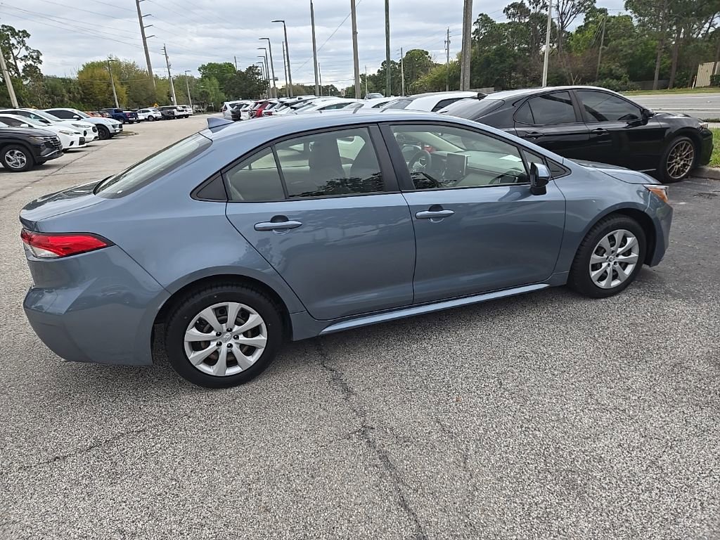 Used 2021 Toyota Corolla LE image 8