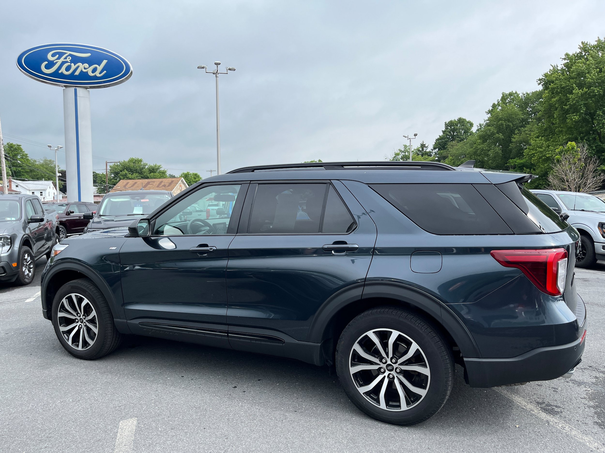 Certified 2023 Ford Explorer ST-Line w/ Class IV Trailer Tow Package AWD/4WD image 7