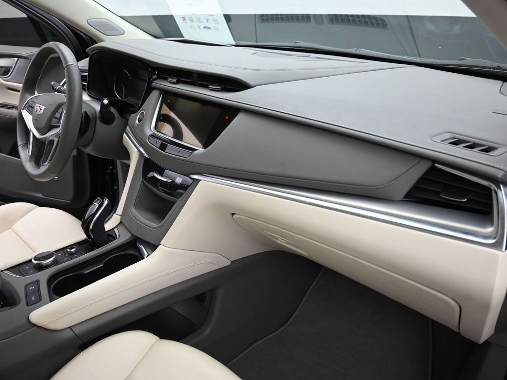 Used 2023 Cadillac XT5 Premium Luxury w/ LPO, Floor Liner Package image 16