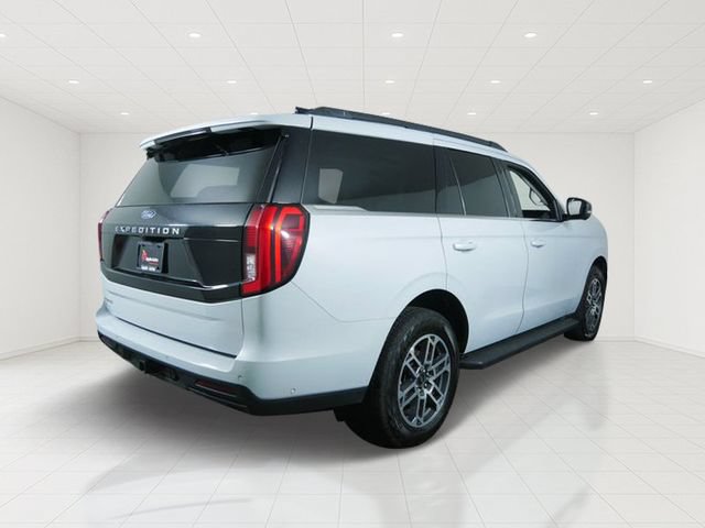Certified 2025 Ford Expedition Active AWD/4WD image 7