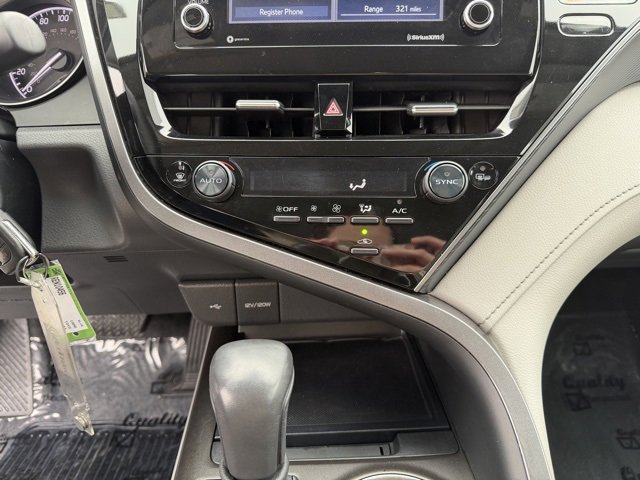 Used 2024 Toyota Camry SE image 17