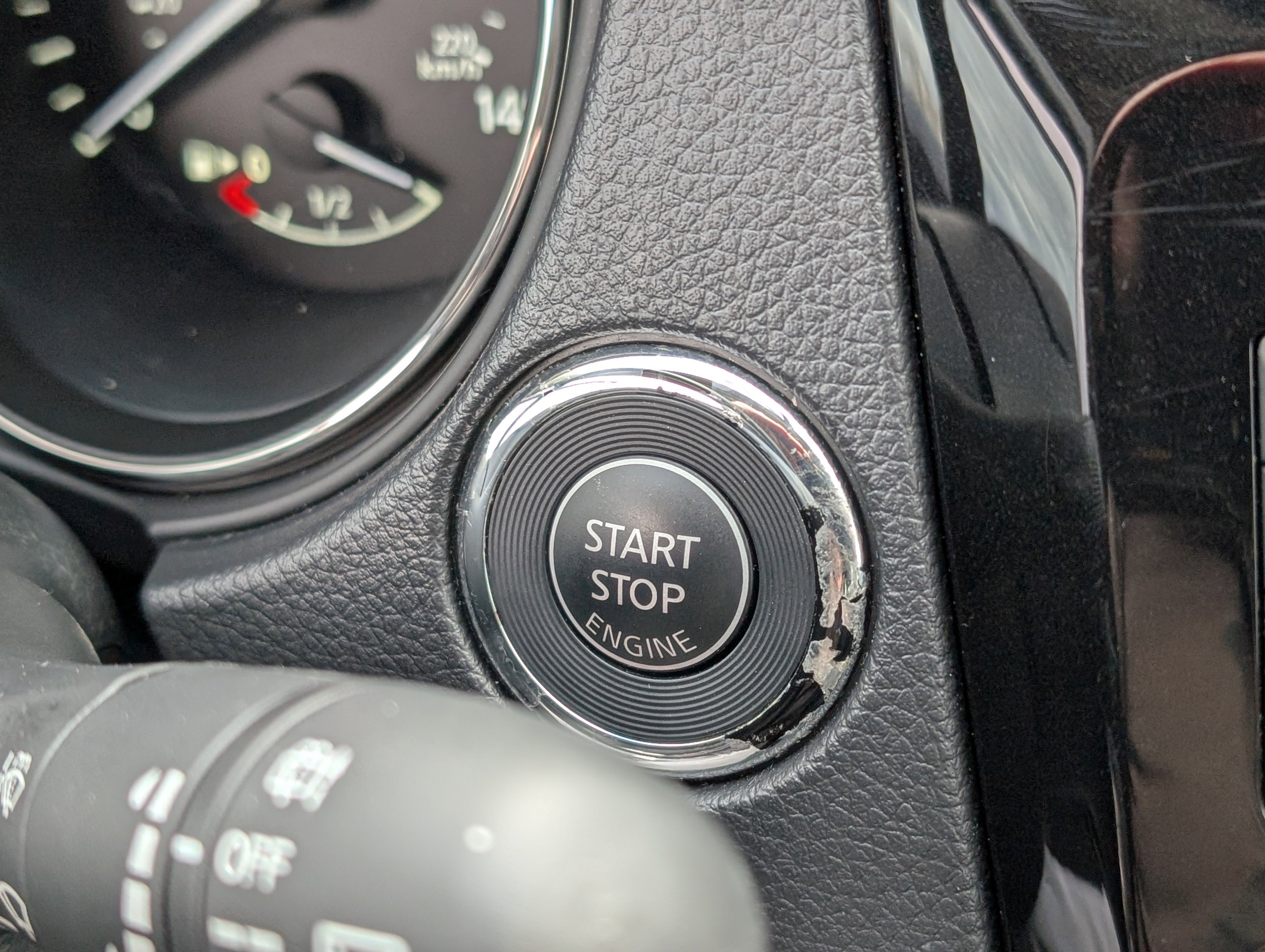 Used 2018 Nissan Rogue SV image 23