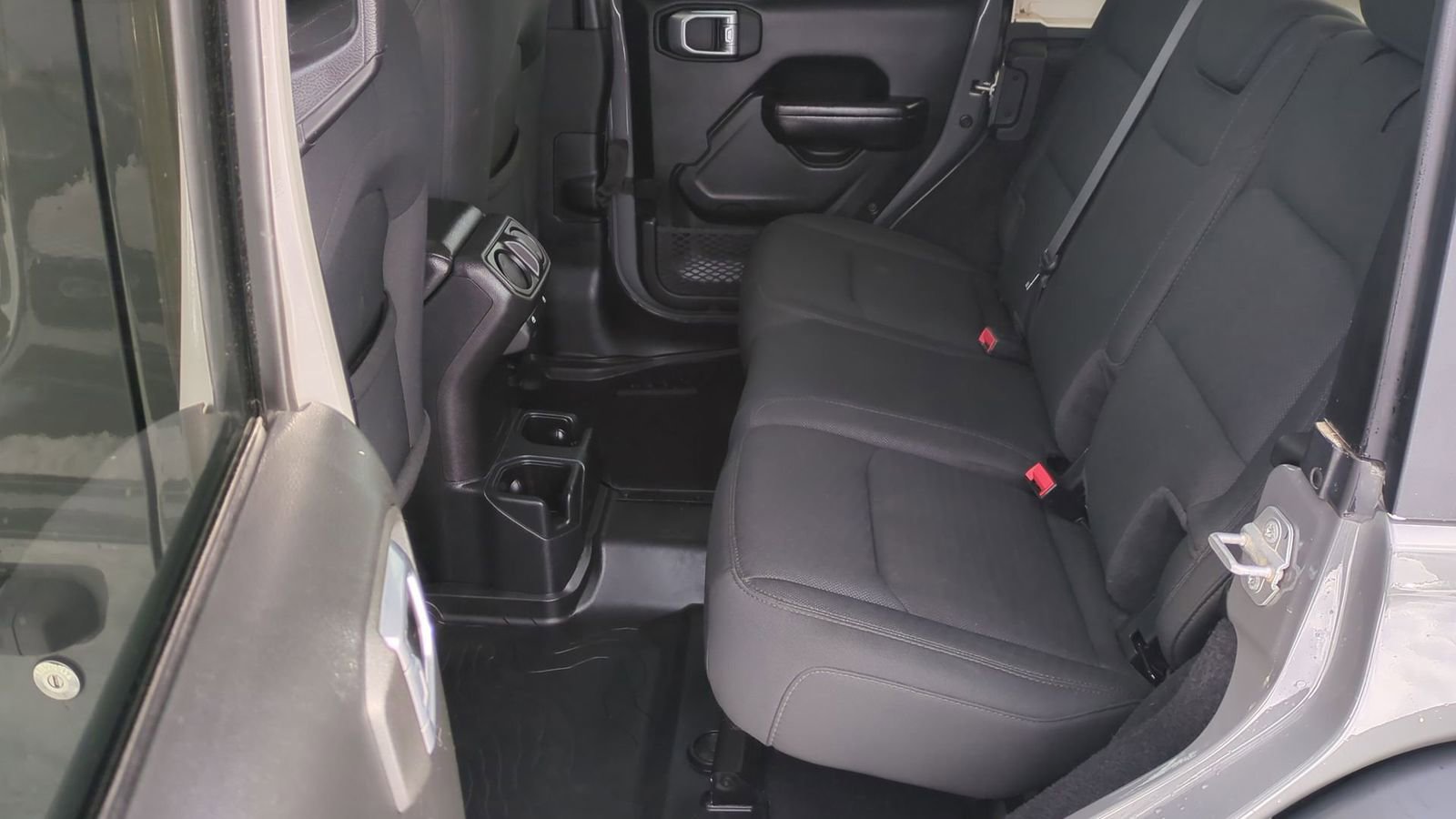 Used 2020 Jeep Wrangler Unlimited Sport image 22