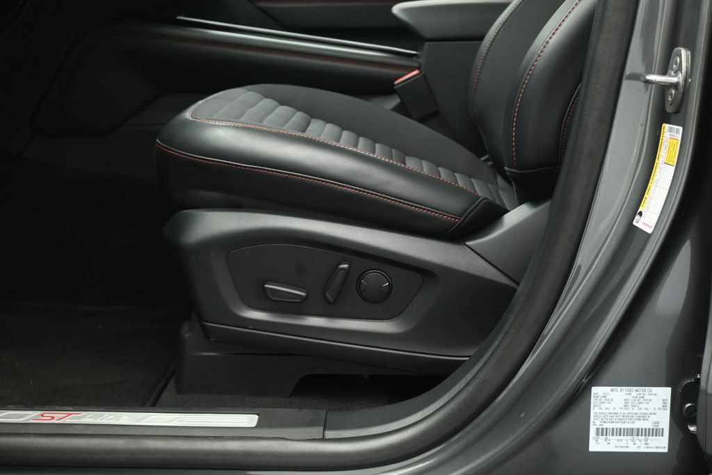 Certified 2026 Ford Explorer ST-Line AWD/4WD image 9