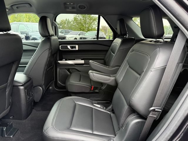 Certified 2024 Ford Explorer XLT w/ Equipment Group 202A AWD/4WD image 9