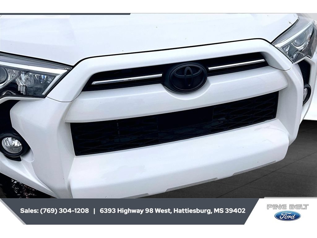 Used 2020 Toyota 4Runner SR5 Premium w/ Moonroof Package RWD image 22