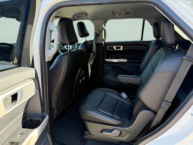 Certified 2022 Ford Explorer XLT w/ Equipment Group 202A AWD/4WD image 5