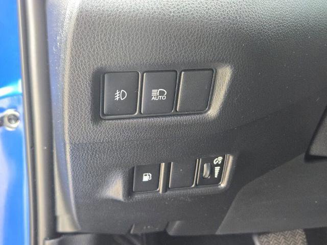 Used 2018 Toyota C-HR XLE image 22