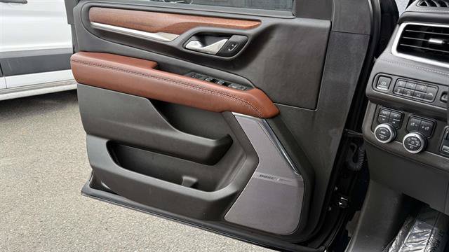 Used 2023 GMC Yukon Denali Ultimate AWD/4WD image 9
