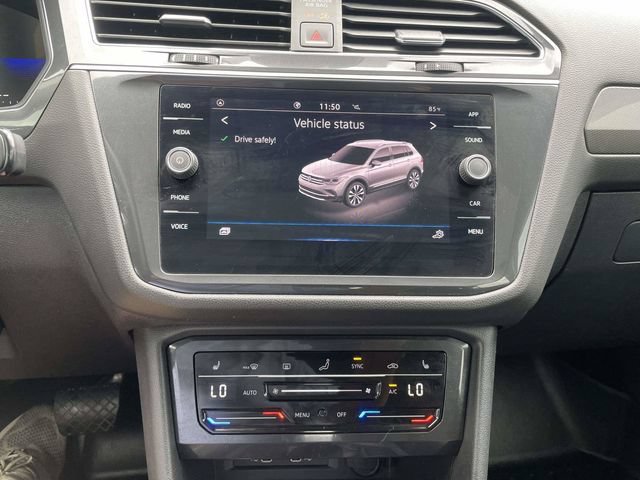 Used 2023 Volkswagen Tiguan SE w/ Panoramic Sunroof Package FWD image 26