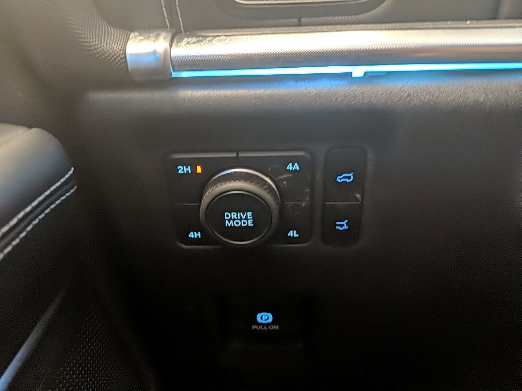 Certified 2025 Ford Expedition Max Platinum image 30