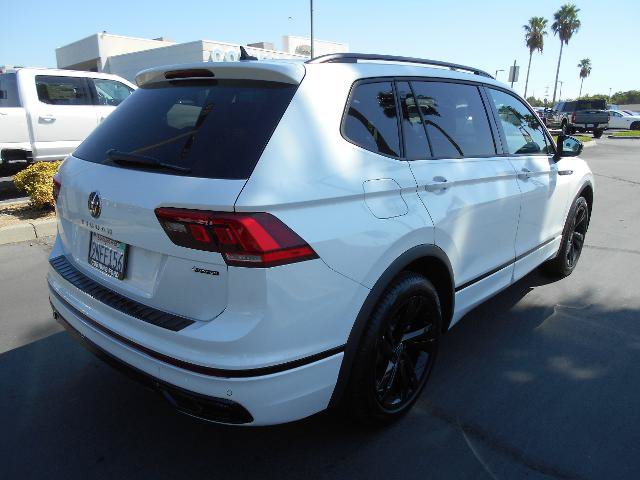 Used 2024 Volkswagen Tiguan SE R-Line AWD/4WD image 7