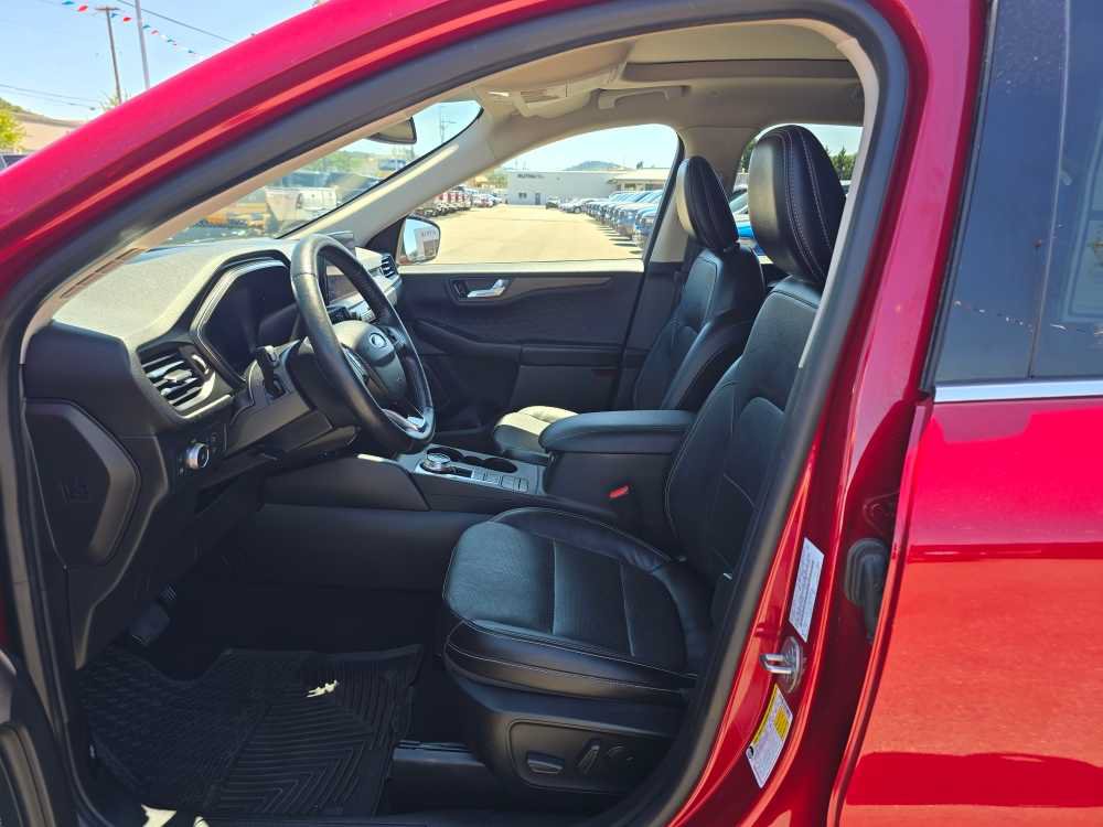 Certified 2020 Ford Escape Titanium w/ Titanium Premium Package 2.0 AWD/4WD image 9