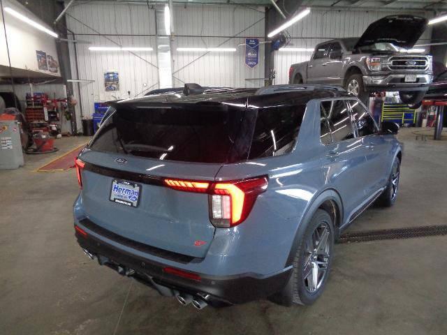Certified 2025 Ford Explorer ST AWD/4WD image 3