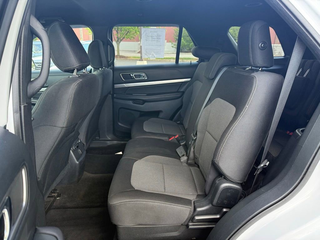 Certified 2018 Ford Explorer XLT AWD/4WD image 19