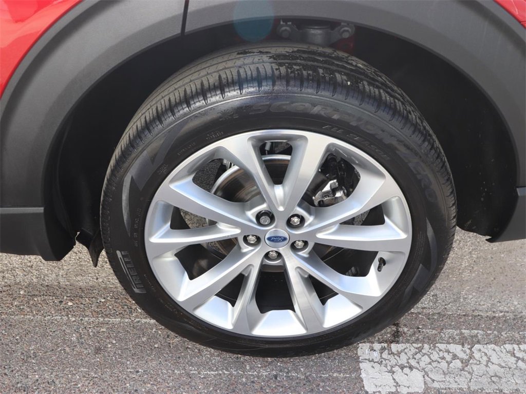 Certified 2022 Ford Explorer Platinum w/ Equipment Group 601A image 25