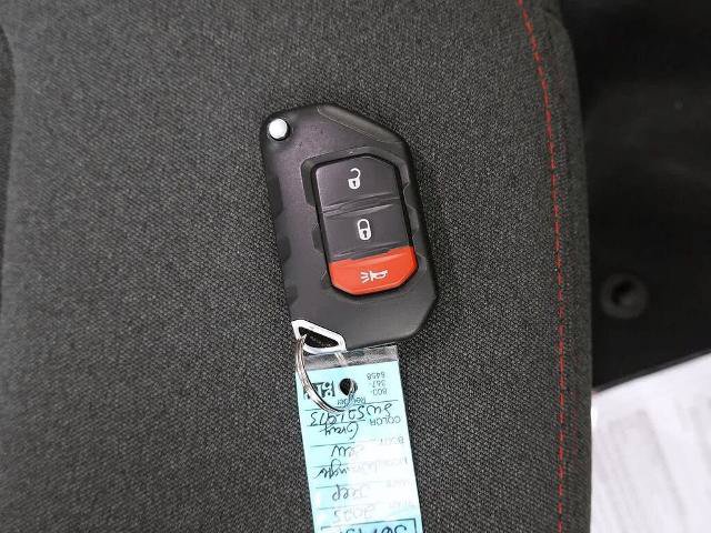 Used 2025 Jeep Wrangler Unlimited Rubicon AWD/4WD image 17