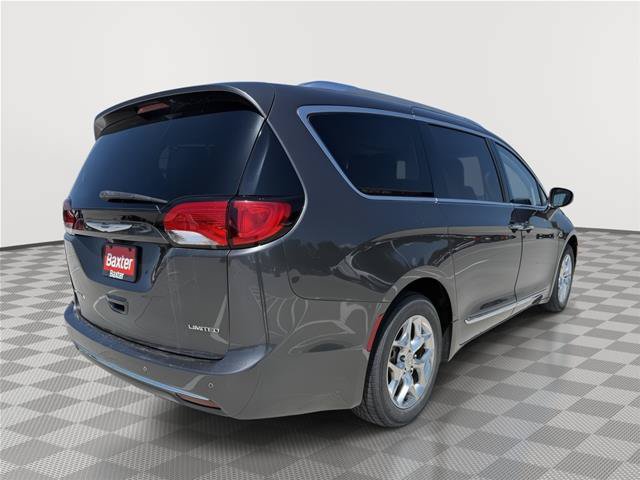 Used 2018 Chrysler Pacifica Limited FWD image 7