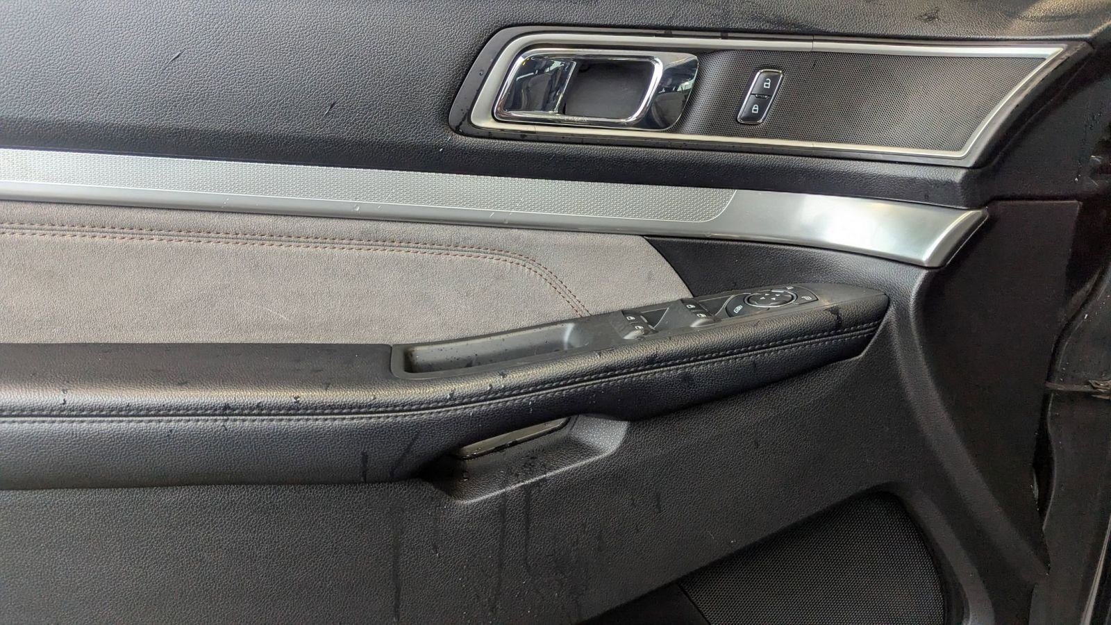 Certified 2017 Ford Explorer XLT w/ Equipment Group 202A image 13