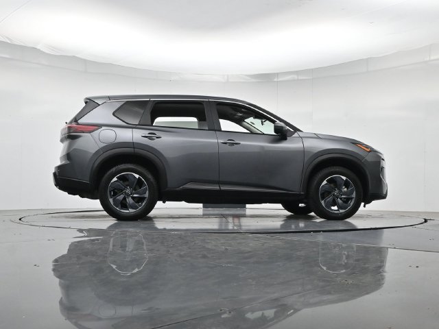 Used 2025 Nissan Rogue SV FWD image 32