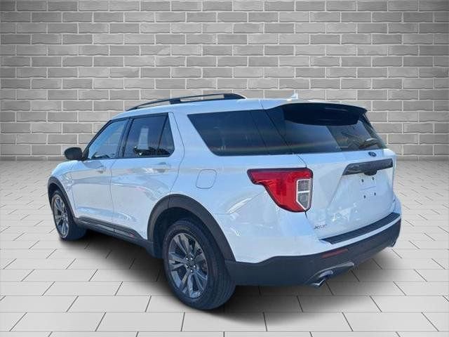 Certified 2023 Ford Explorer XLT w/ Equipment Group 202A AWD/4WD image 5