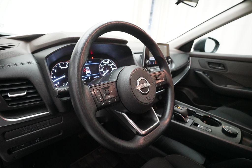 Used 2023 Nissan Rogue S AWD/4WD image 8
