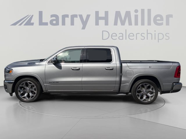 Used 2025 RAM 1500 Limited AWD/4WD image 2