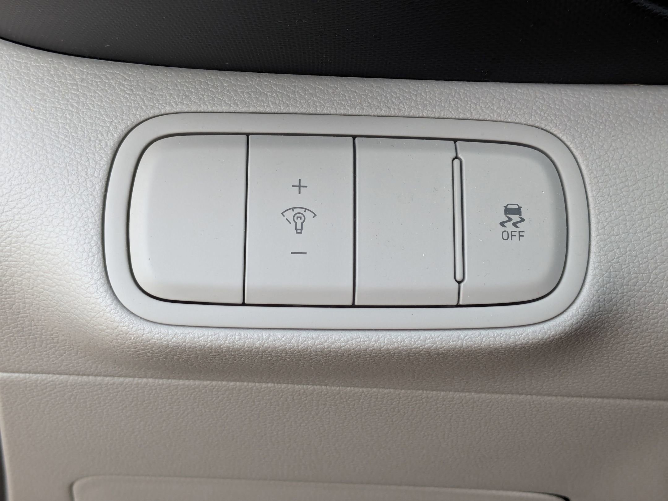 Used 2024 Hyundai Venue SEL FWD image 16