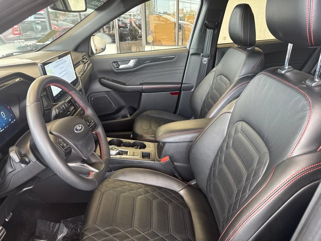 Certified 2023 Ford Escape ST-Line Elite w/ Premium Technology Package AWD/4WD image 13