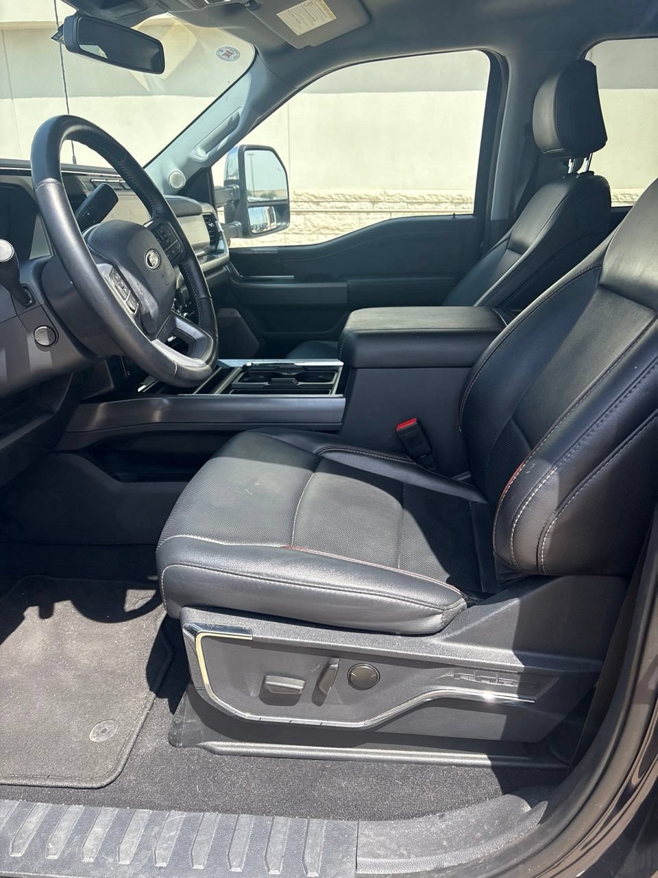Certified 2024 Ford F250 Lariat w/ Lariat Ultimate Package AWD/4WD image 8