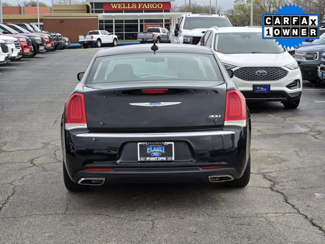 Used 2022 Chrysler 300 Touring image 4