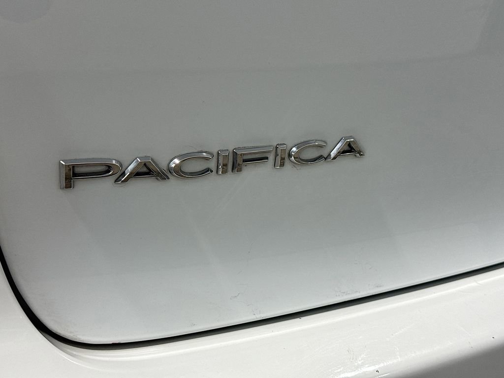 Used 2023 Chrysler Pacifica Limited FWD image 22