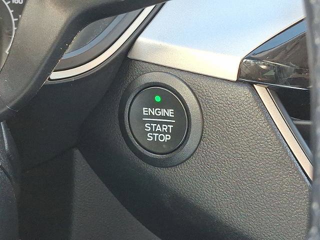 Certified 2022 Ford Escape SE w/ SE Sport Appearance Package image 22