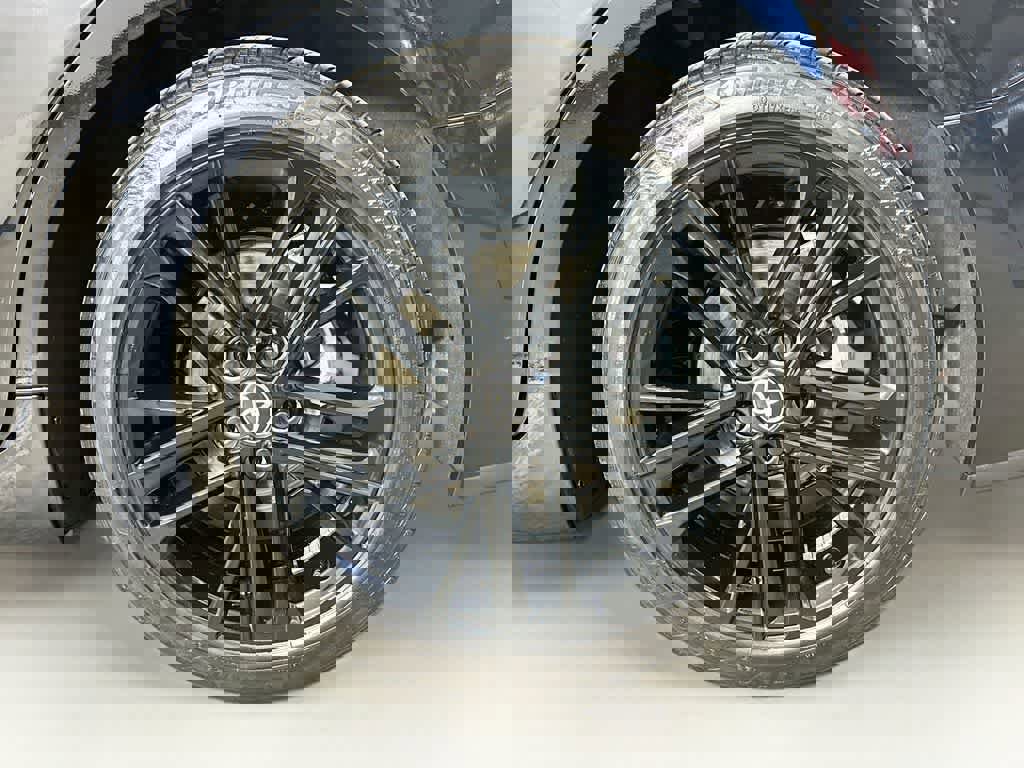 Used 2025 Toyota Camry SE w/ Multimedia Upgrade Package FWD image 11