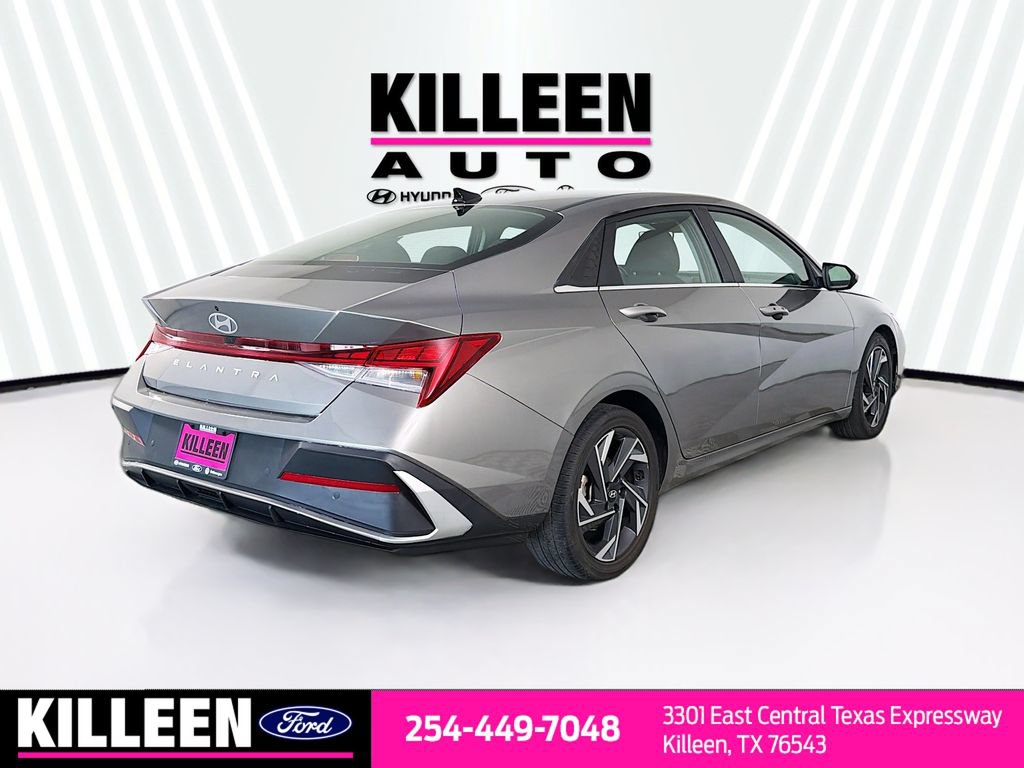 Used 2024 Hyundai Elantra SEL w/ Convenience Package FWD image 9