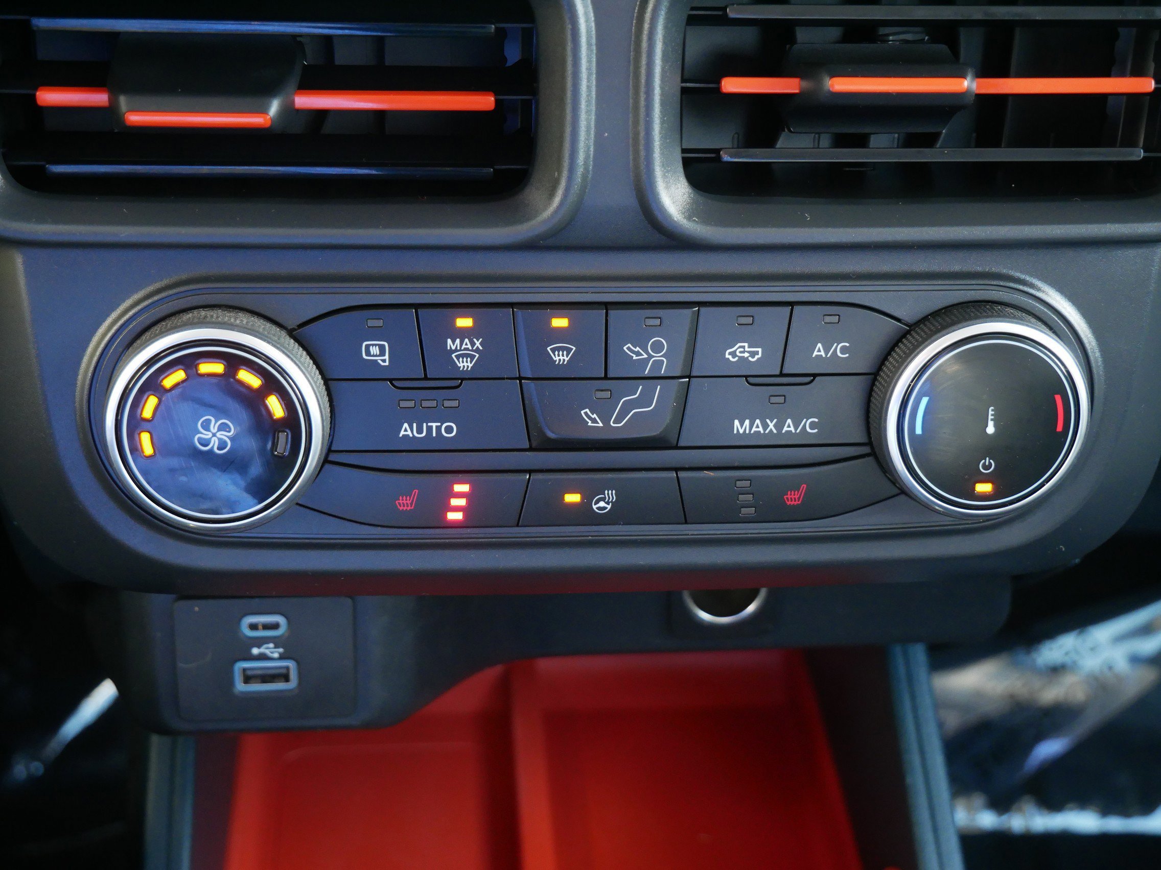 Certified 2022 Ford Maverick XLT w/ Equipment Group 300A Standard image 15