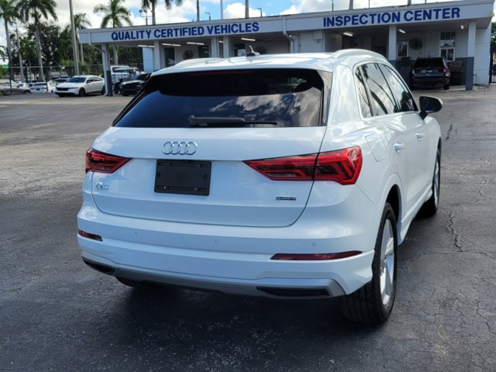 Used 2020 Audi Q3 2.0T Premium w/ Convenience Package AWD/4WD image 7