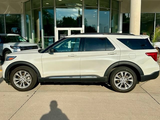 Certified 2024 Ford Explorer XLT w/ Equipment Group 202A