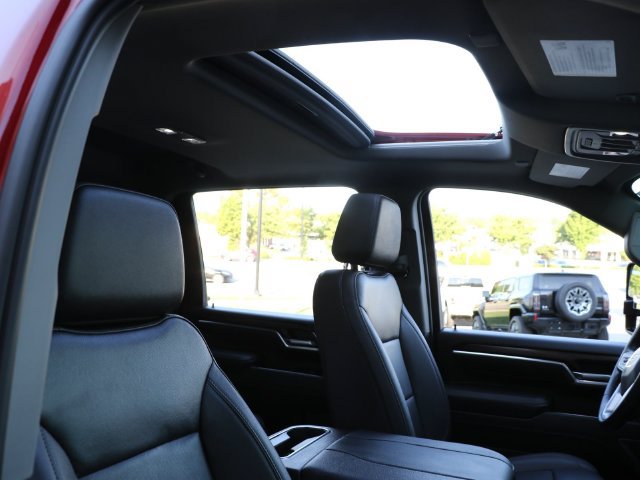 Used 2026 GMC Sierra 2500 SLT w/ SLT Convenience Package AWD/4WD image 11