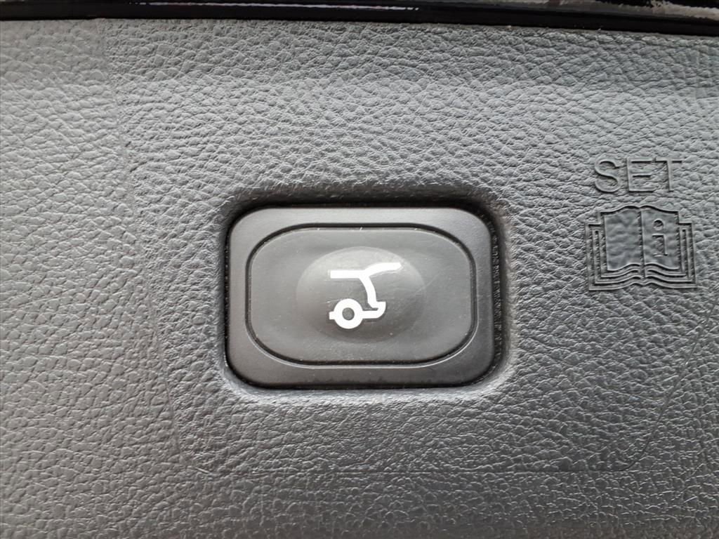 Certified 2024 Ford Edge ST-Line w/ Class II Trailer Tow Package image 36