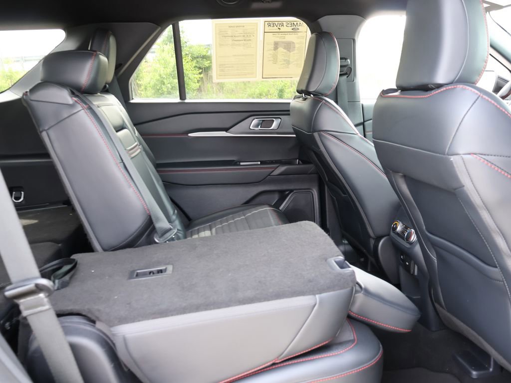 Certified 2025 Ford Explorer ST-Line w/ ST-Line Street Pack AWD/4WD image 12