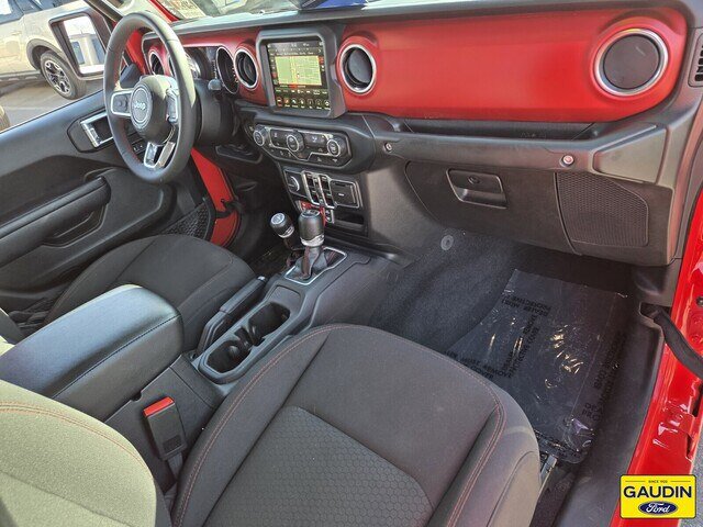 Used 2023 Jeep Gladiator Rubicon w/ Dual Top Group AWD/4WD image 17