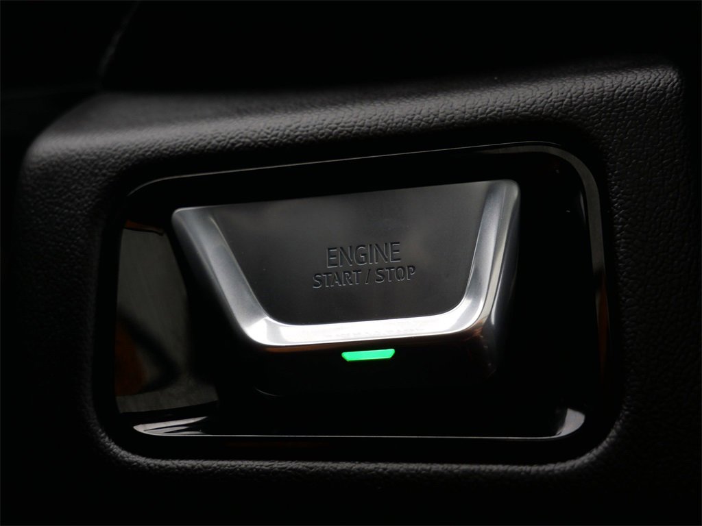 Used 2025 GMC Yukon Denali w/ Denali Reserve Package image 26