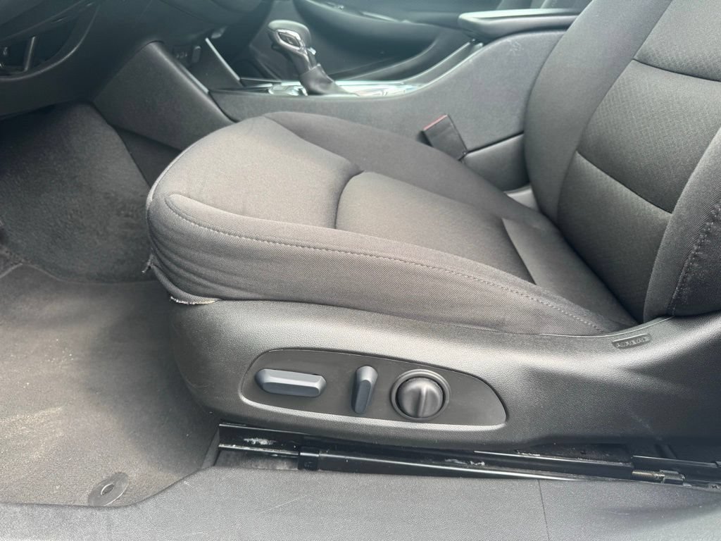 Used 2025 Chevrolet Malibu LT FWD image 6
