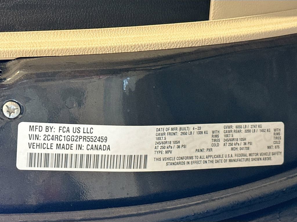 Used 2023 Chrysler Pacifica Limited image 25